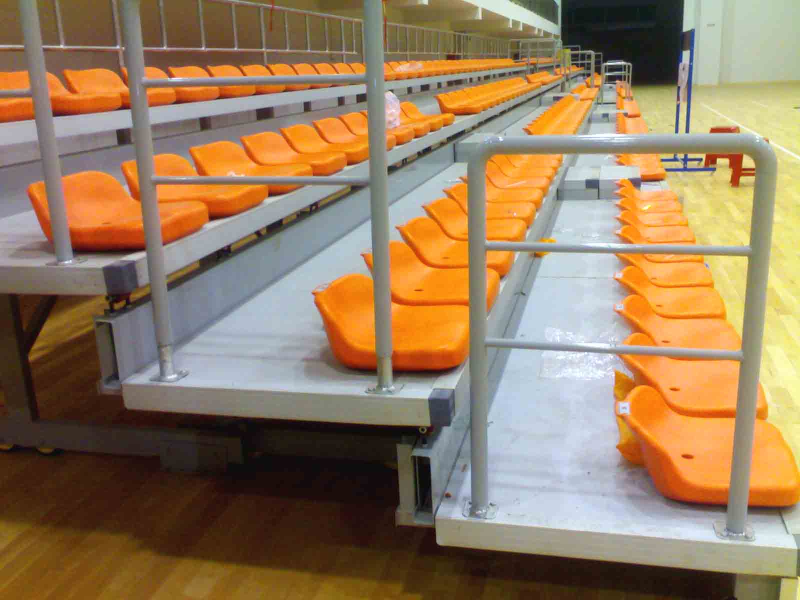 Retractable seating system
