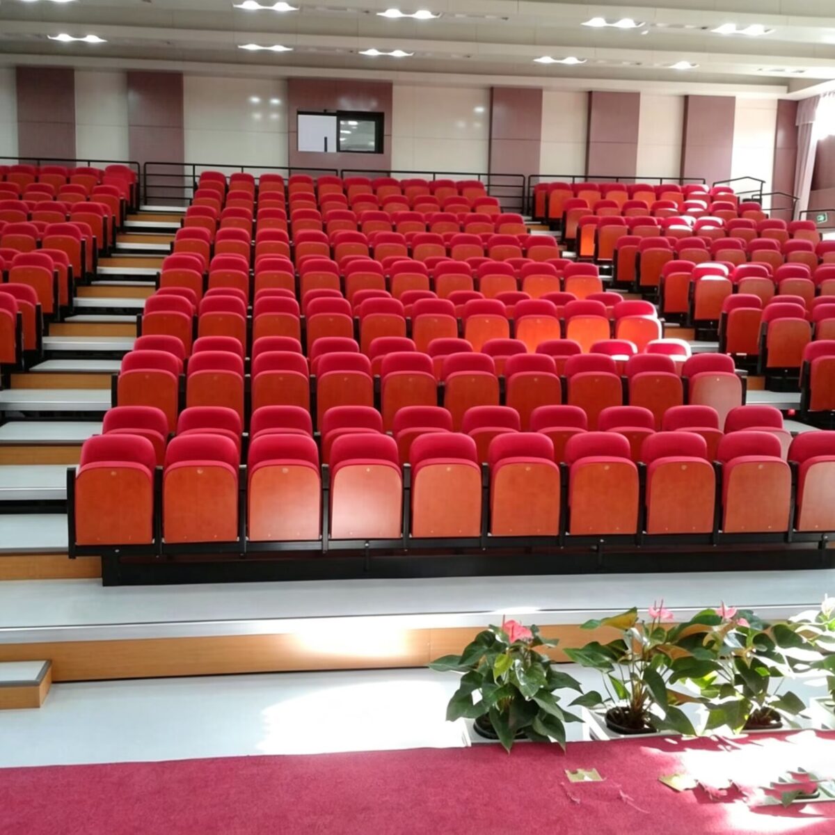 Telescopic folding chairs