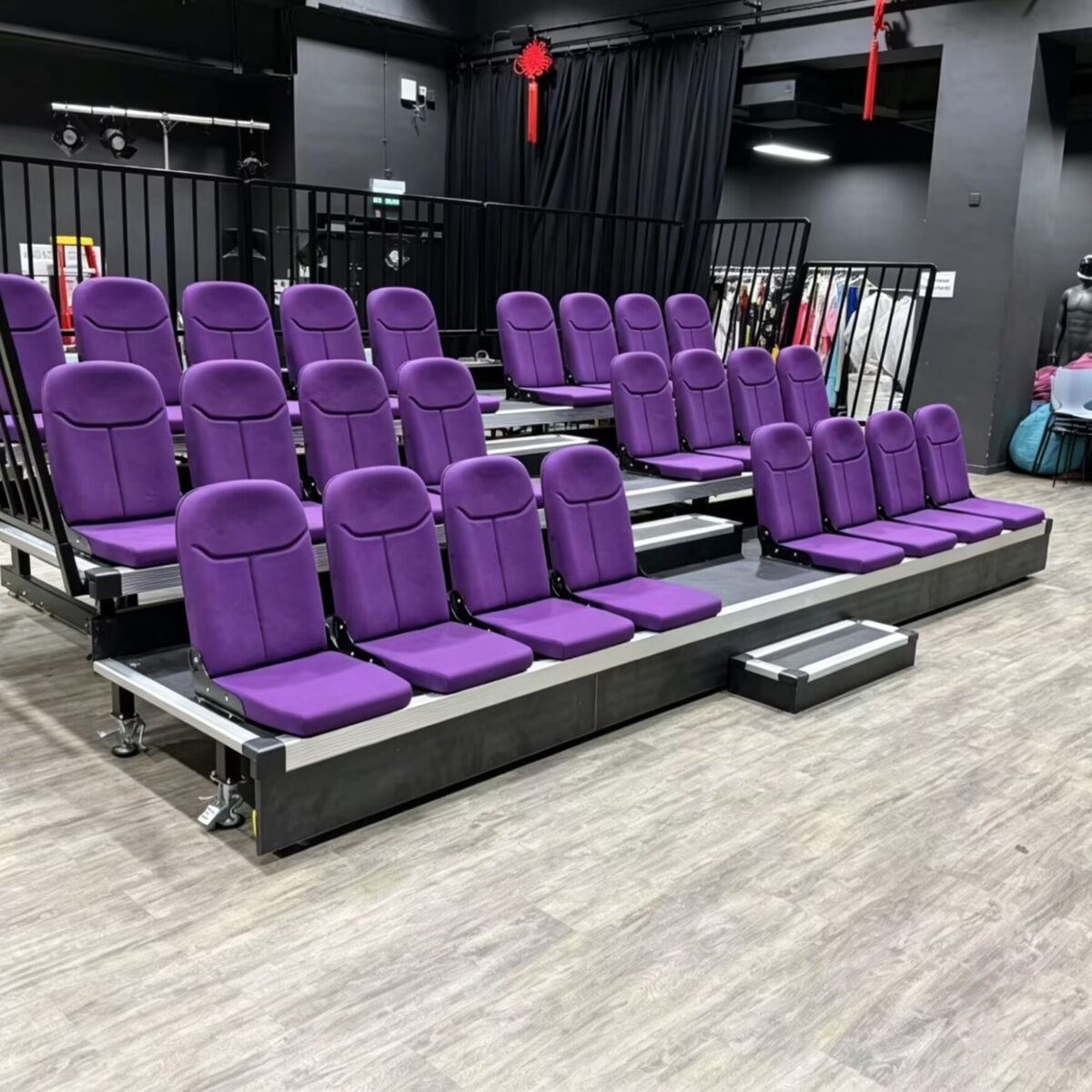 Telescopic platform seating