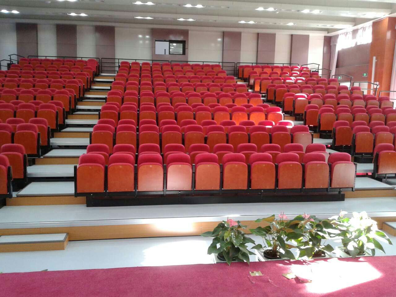 Telescopic folding chairs