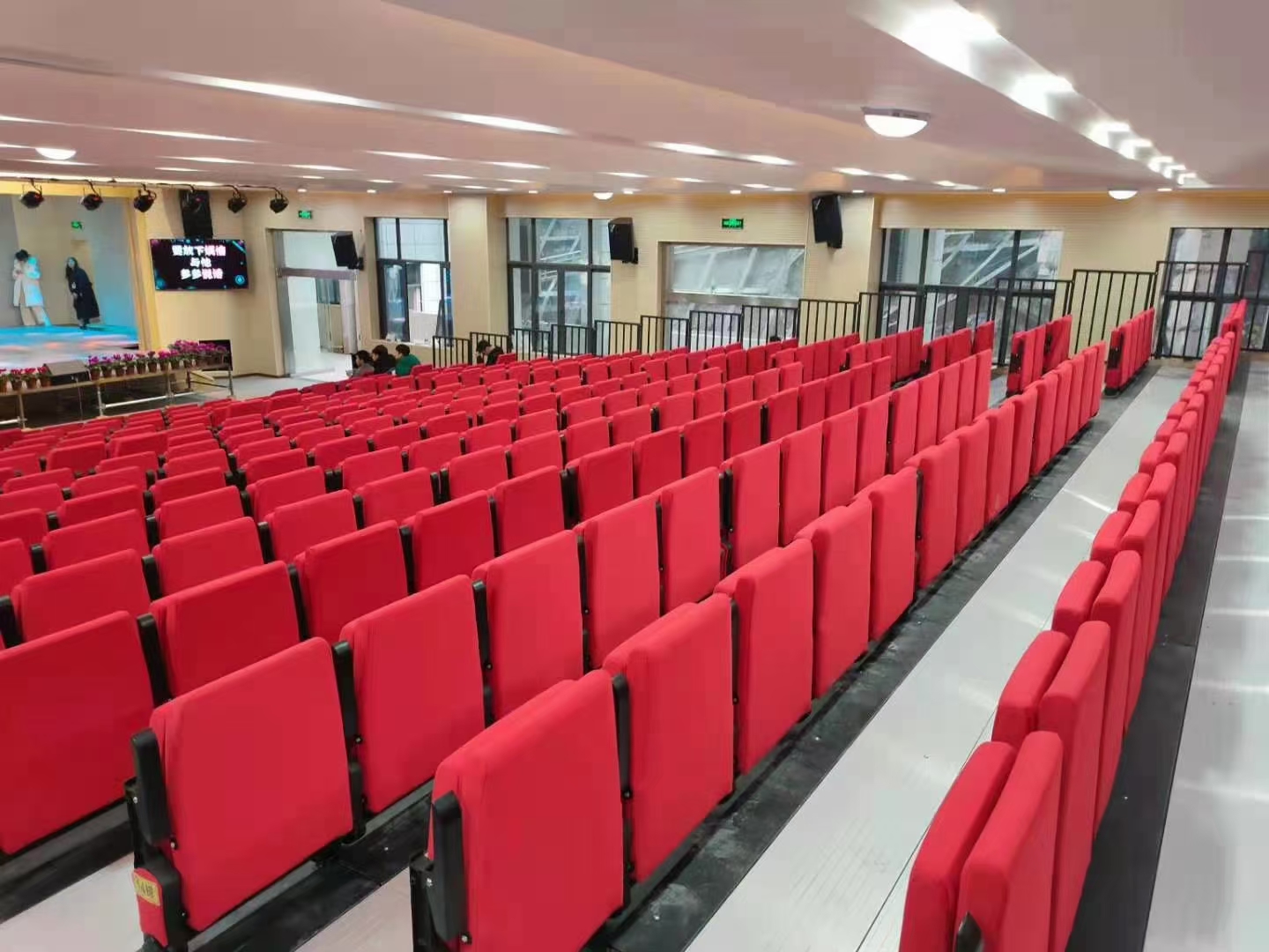 Telescopic folding chairs - Image 4