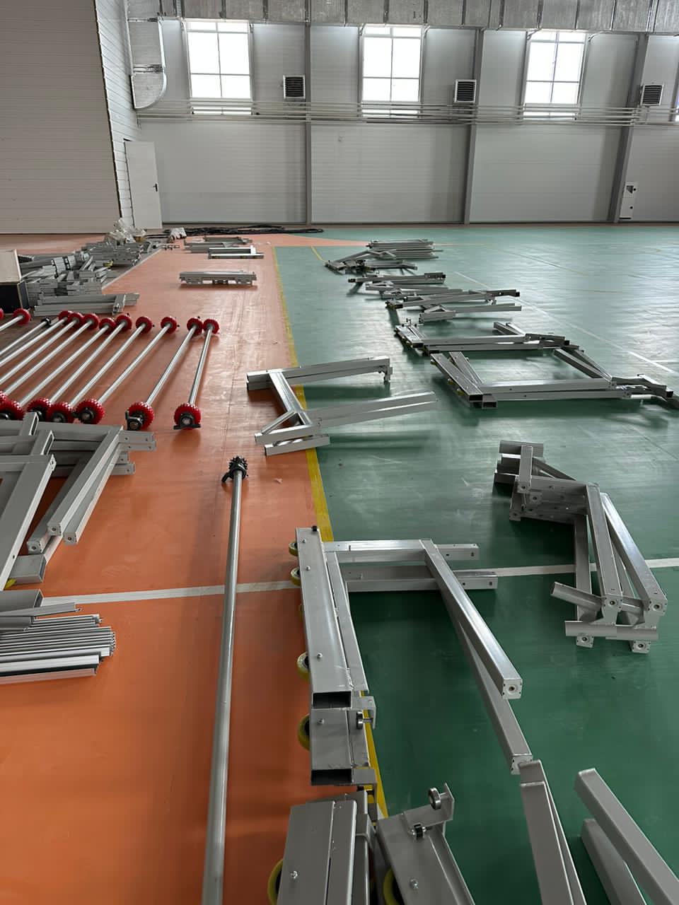 Retractable seating system - Image 3