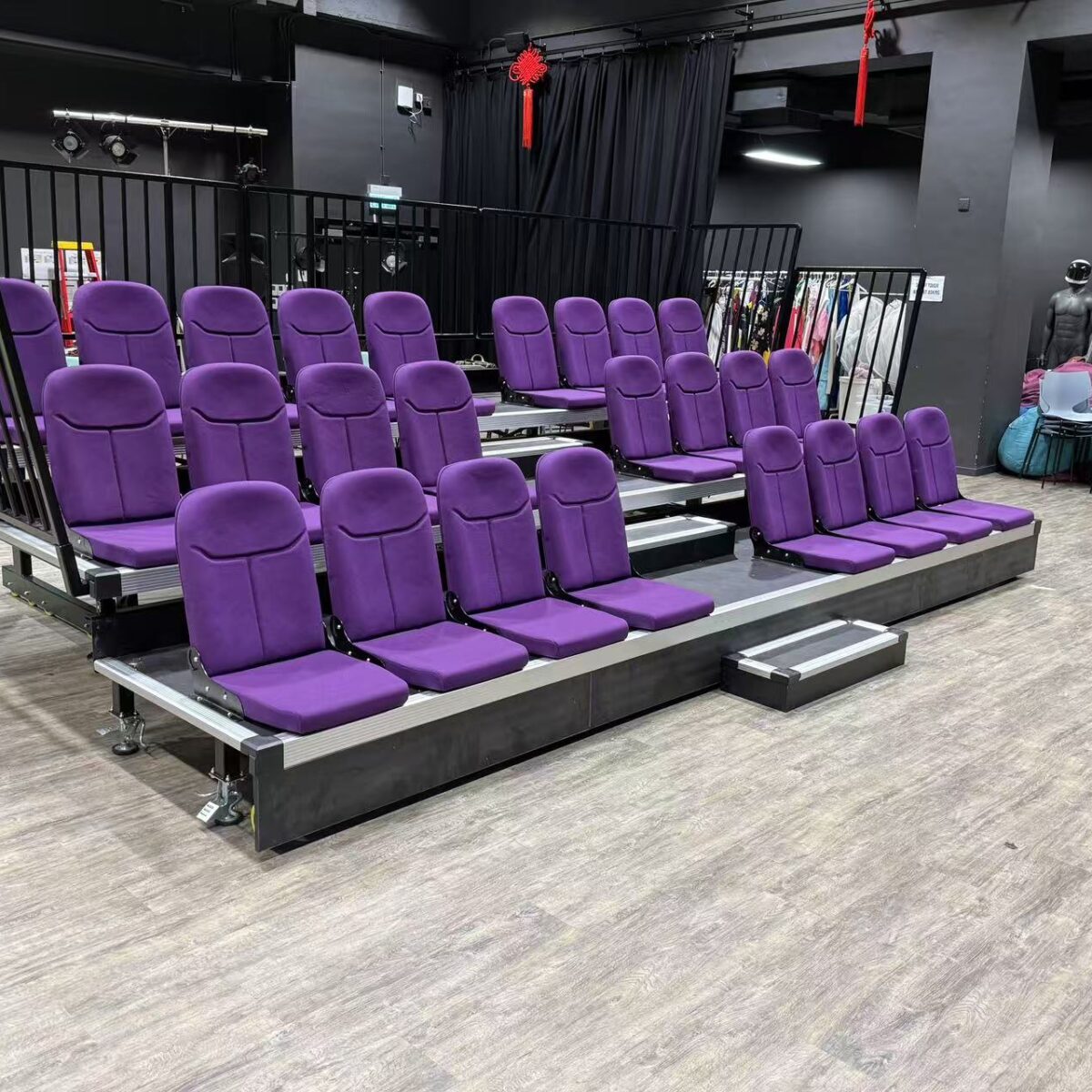 Telescopic platform seating